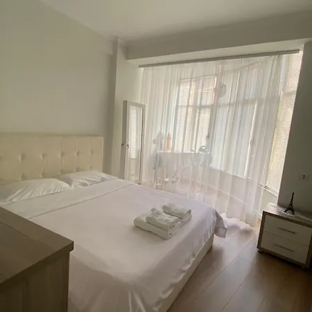 Sweet Apartment *